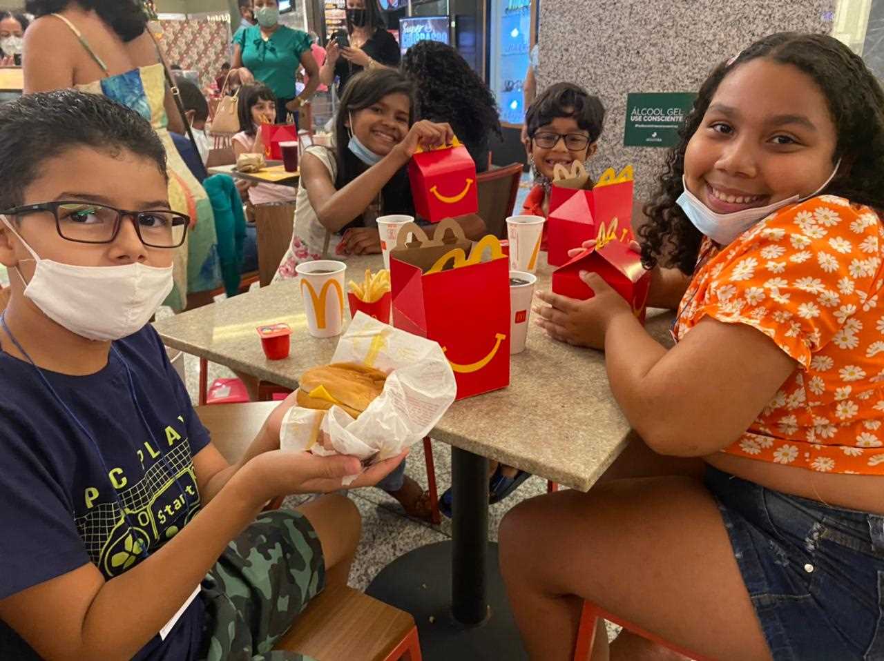 Camacã: Ação da Prefeitura leva alunos ao cinema em um dia inesquecível